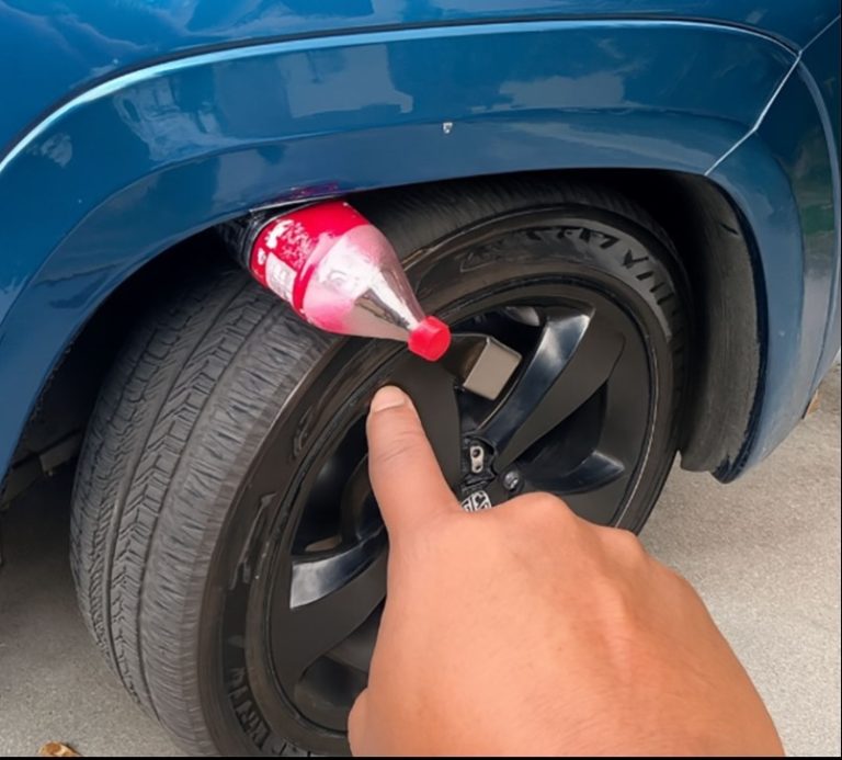 Jeśli widzisz butelkę zaklinowaną między kołem a podwoziem swojego samochodu, pod żadnym pozorem nie wsiadaj do niej.