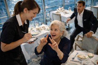Helena zrobiła krok w bok, ale jej spojrzenie wciąż wracało do Klary Morawskiej. Znała ten wzrok. Znała go aż za dobrze. Taki sam miała Zofia w pierwszych latach